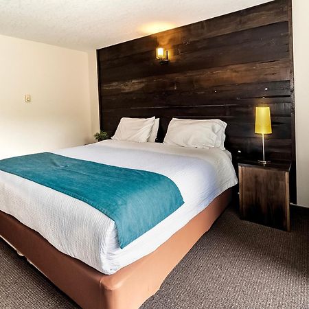 3 Pines Lodge Muskoka Гантсвілл Екстер'єр фото