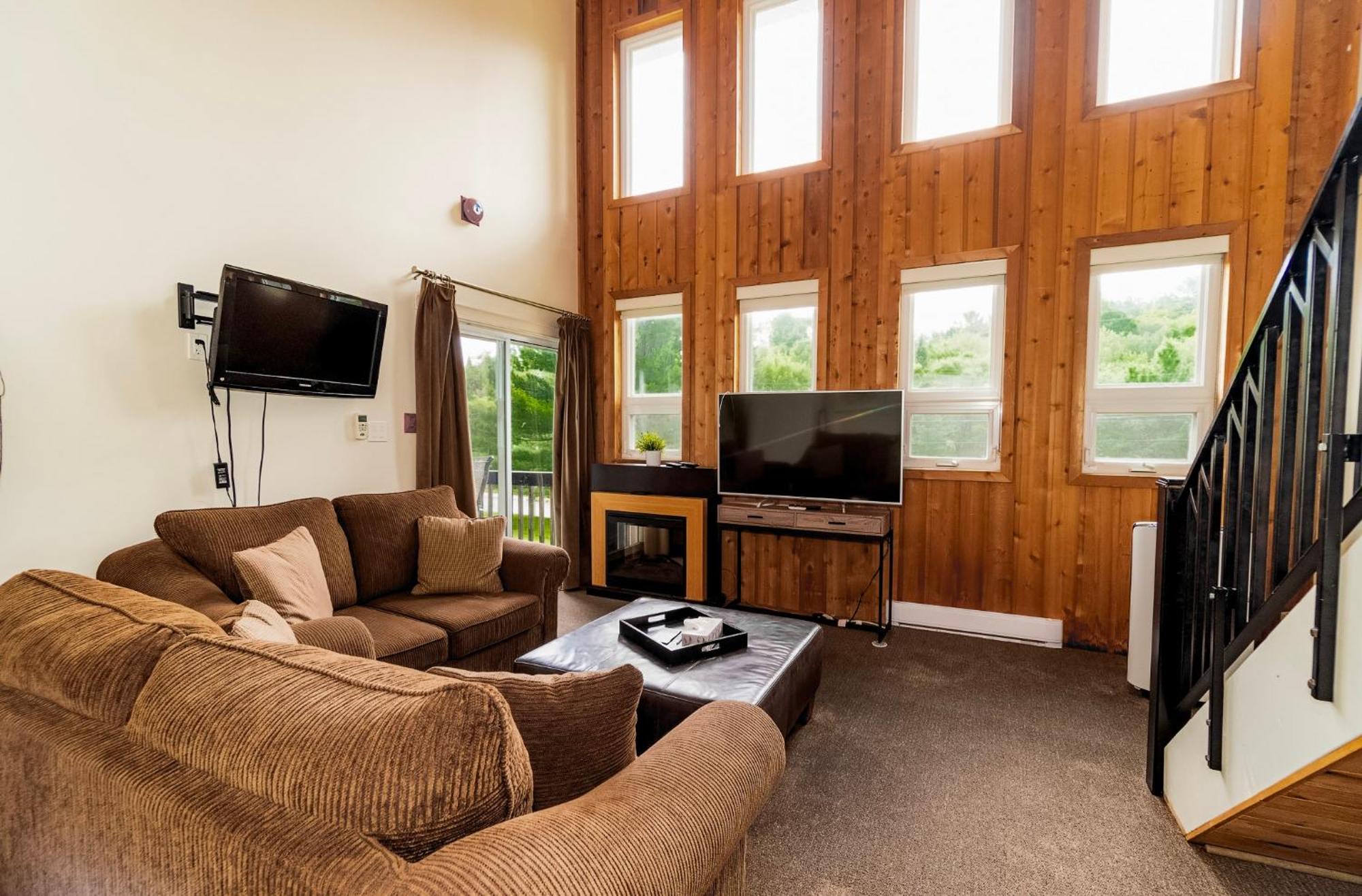 3 Pines Lodge Muskoka Гантсвілл Екстер'єр фото