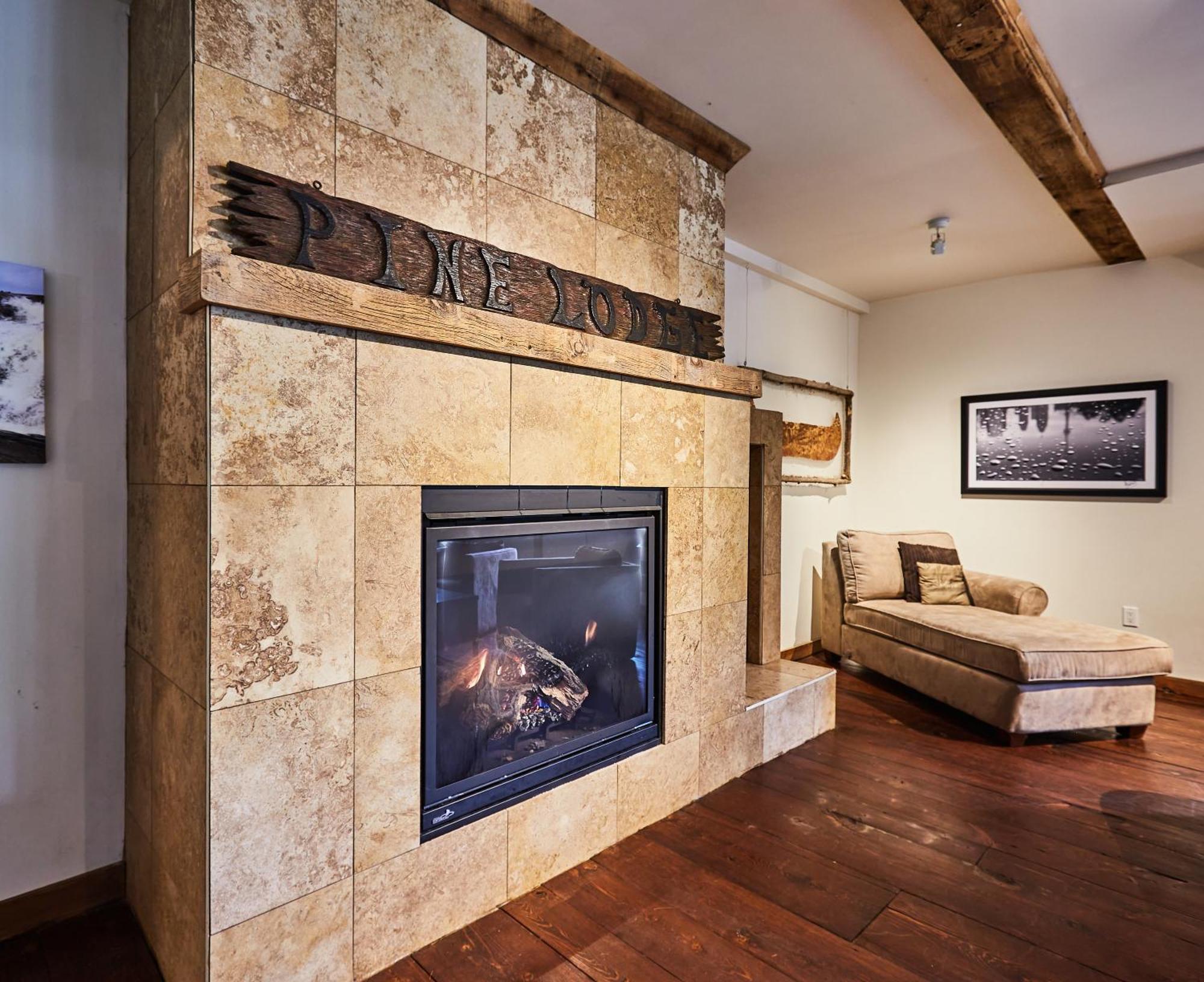 3 Pines Lodge Muskoka Гантсвілл Екстер'єр фото